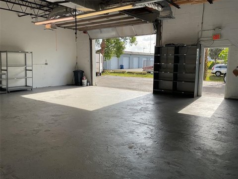 Coral Springs Warehouse with Air Conditioning