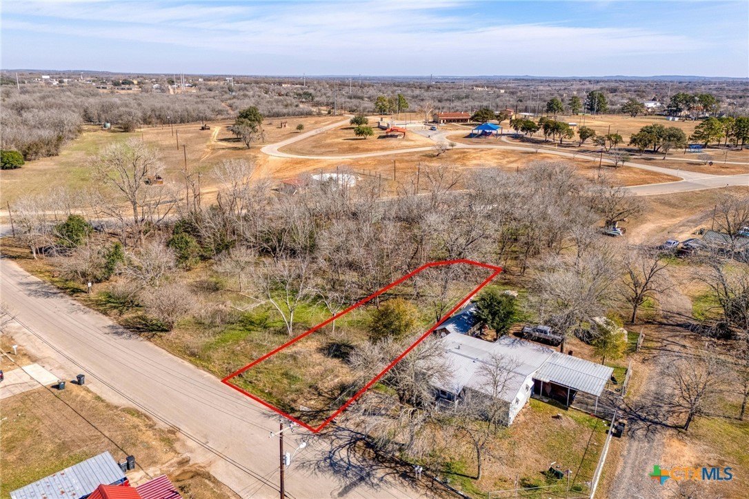 Residential Lot in Luling, TX