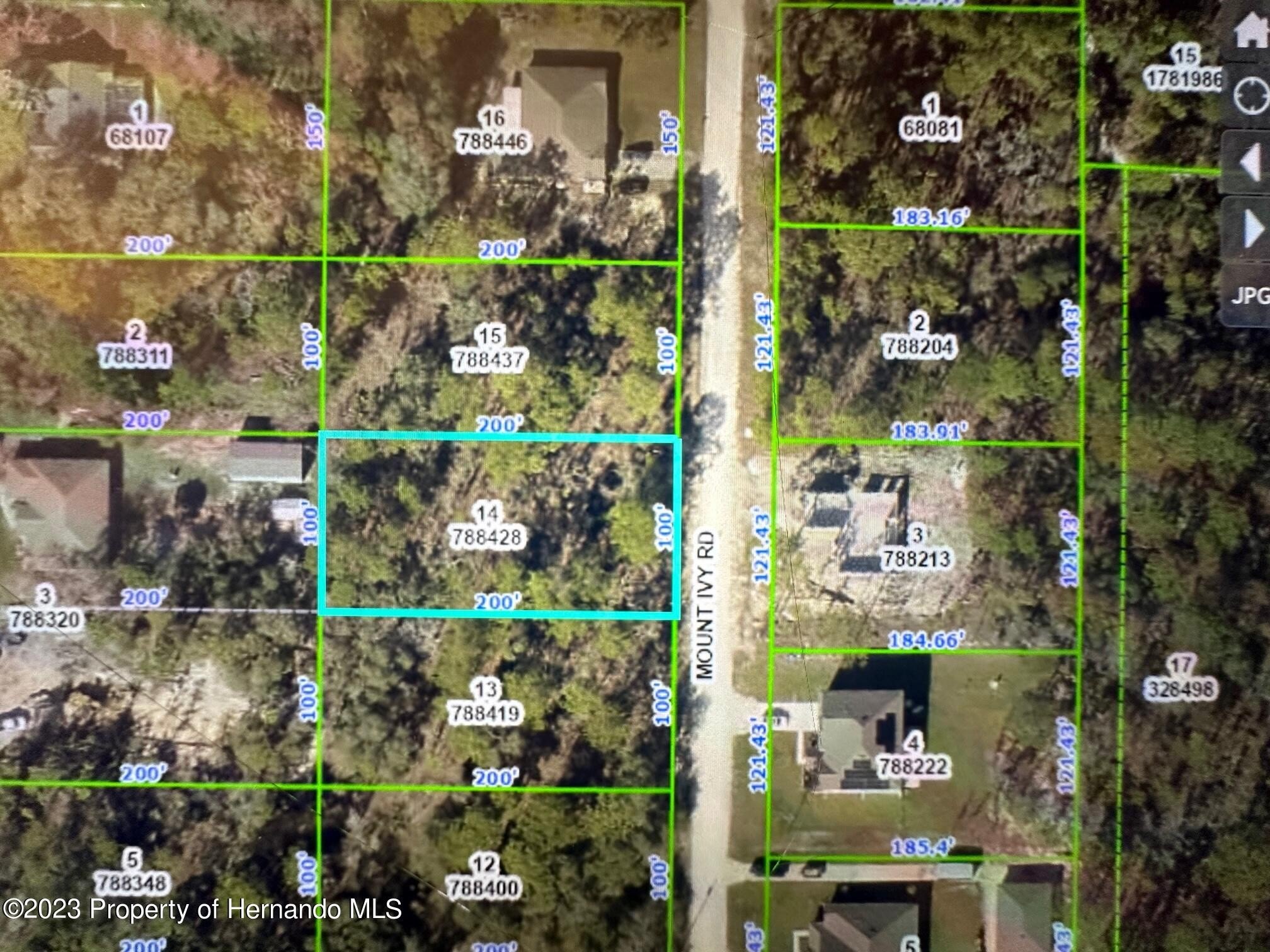 Residential Homesite Land in Weeki