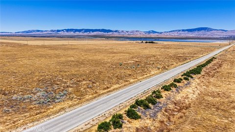 LAND - Lancaster, CA