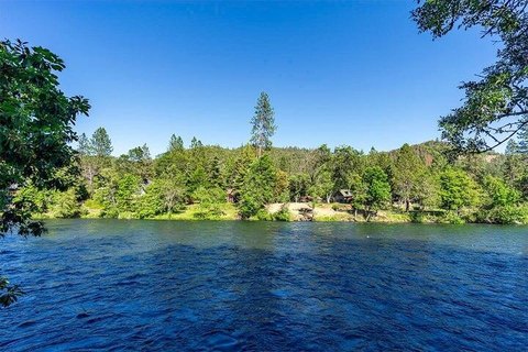 Rogue River Waterfront Land
