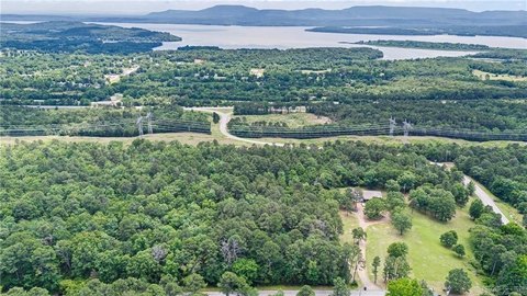 8.2 Acres in London, AR