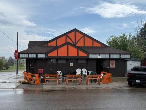 Historic Tavern in Ludington For Sale