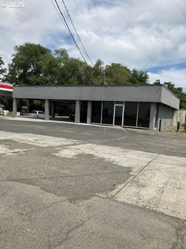 Highway Frontage Commercial Building