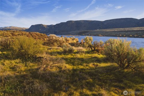 Columbia Riverfront Residential Homesite