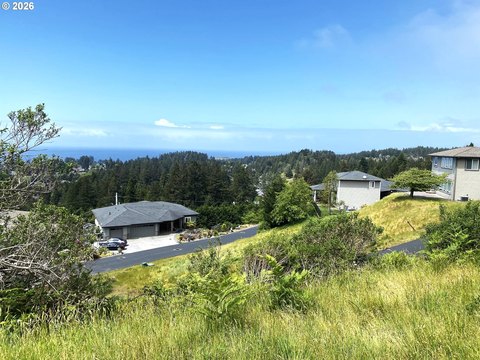 Land, Brookings, OR