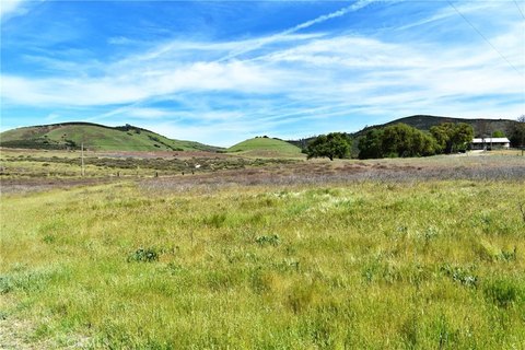 Expansive Lockwood Acreage for Sale
