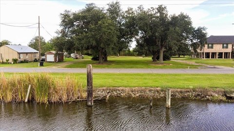 Waterfront Lot in Theriot, LA