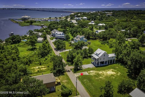 LAND - Bay Saint Louis, MS