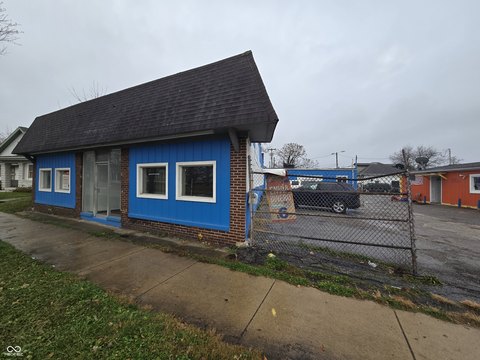 Multi-Area Office and Garage Lease