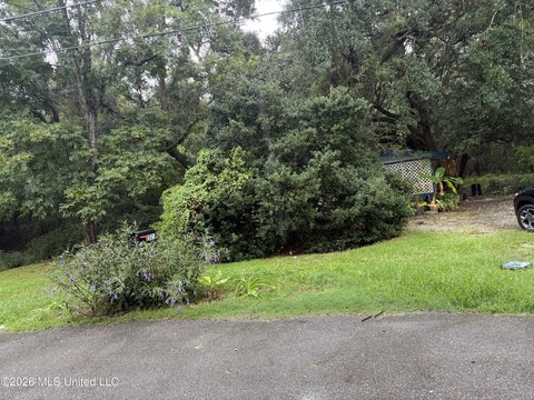 Land, D'Iberville, MS
