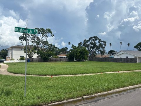 LAND - ST PETERSBURG, FL
