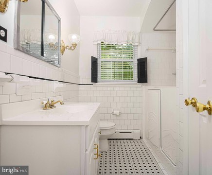 Versatile Home with Office Zoning