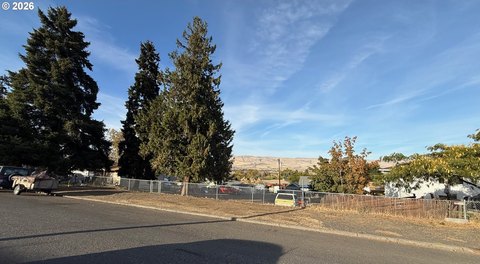 Land, TheDalles, OR