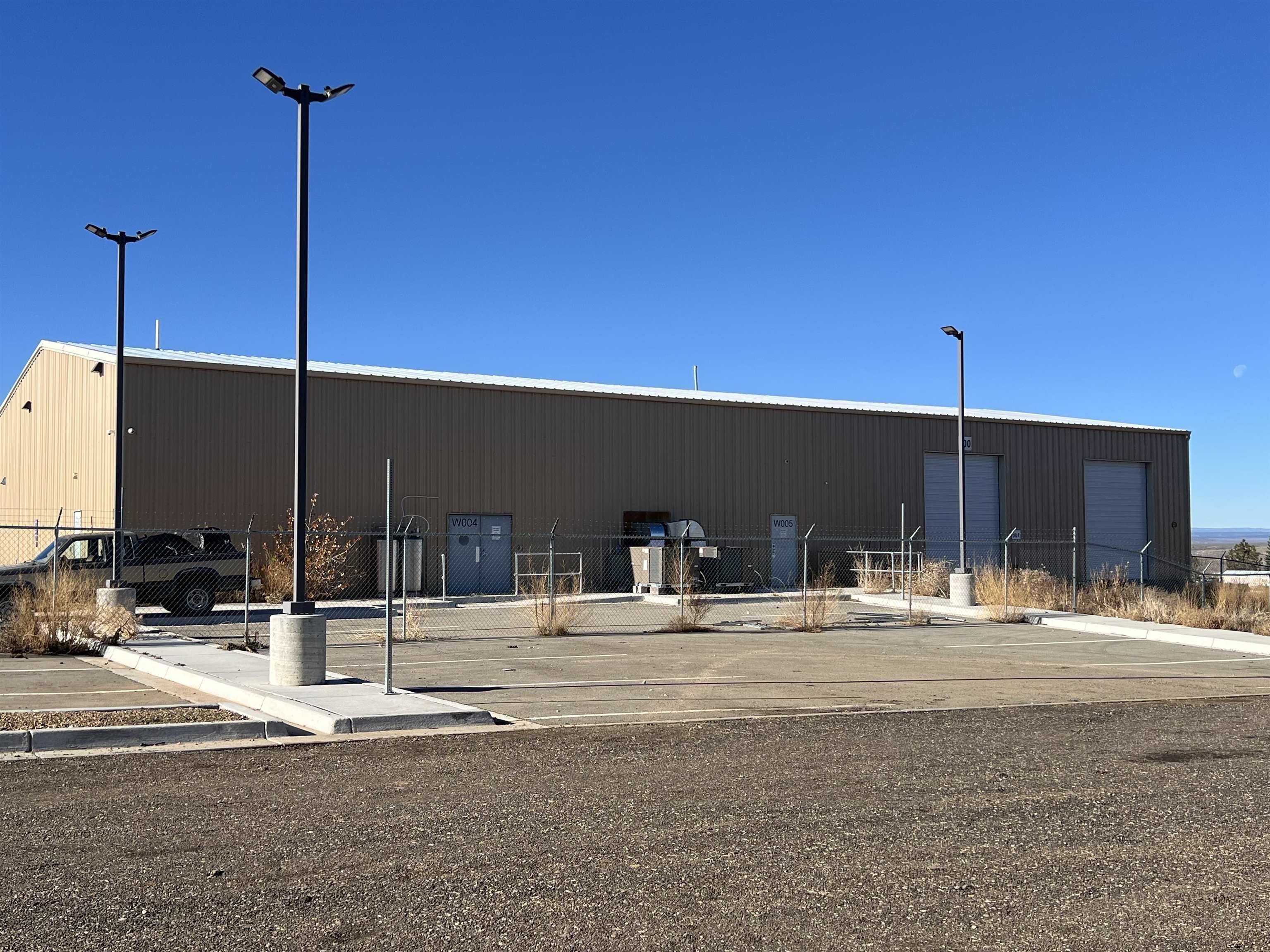 Taos Warehouse with Office Space