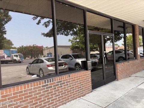 Prime Retail/Service Space