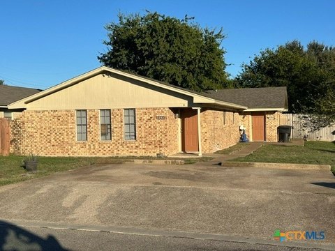 Duplex with 2024 Roof Replacement