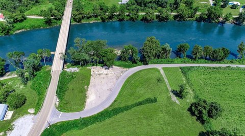 Riverfront Acreage in Del Rio