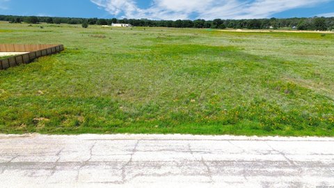 Land, La Vernia, TX