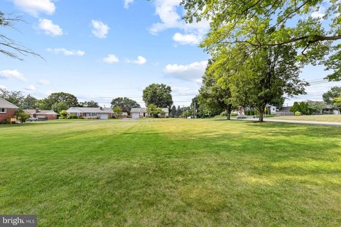 LAND - WILLOW STREET, PA