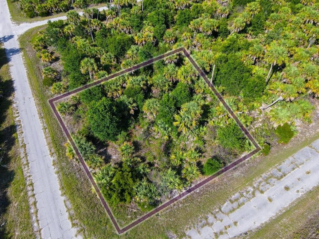 Oversized Corner Lot in North Port