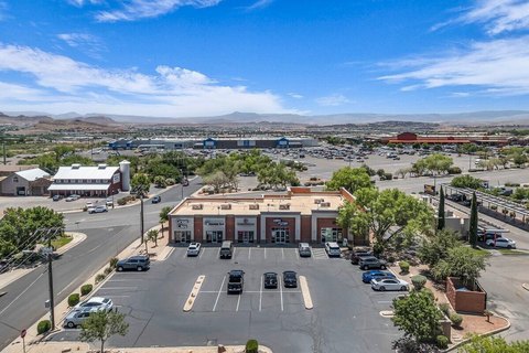 Retail Space Near Green Springs