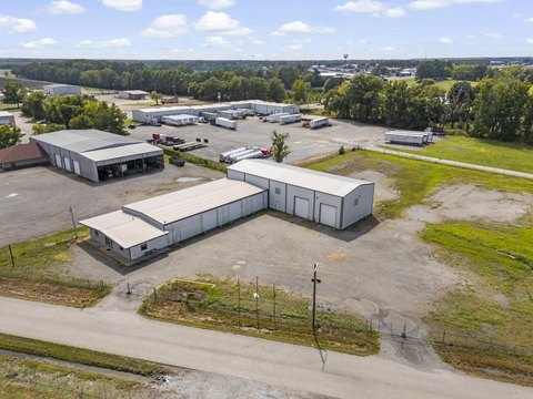 Versatile Commercial Property in Searcy