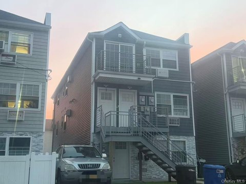 Ocean-View Duplex with Balconies