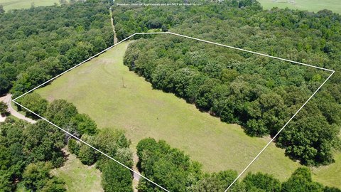 LAND - Powderly, TX
