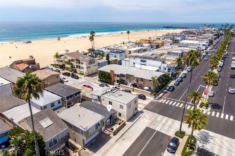 Upgraded Duplex Near Beach