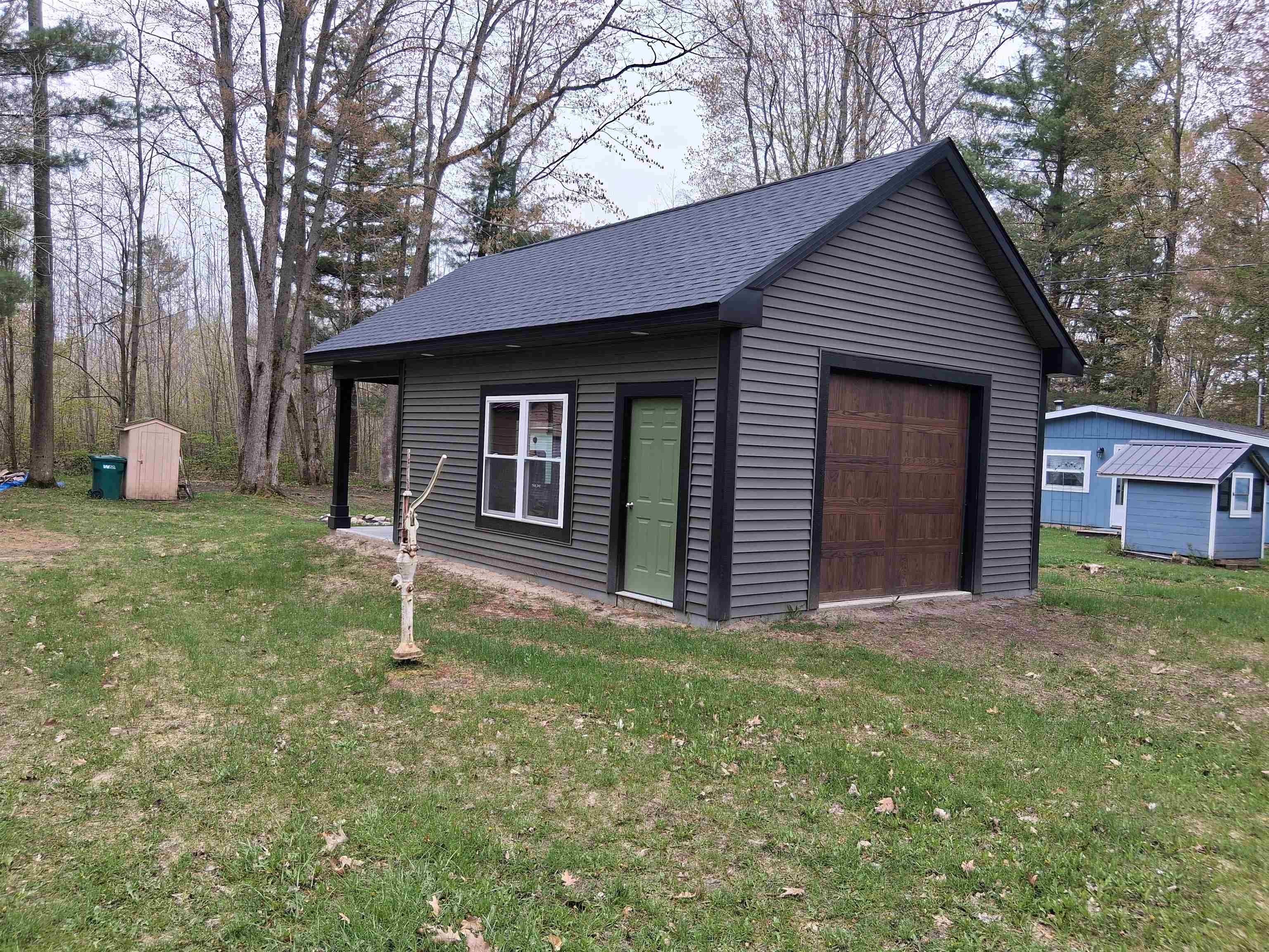 Residential Land with Garage and Patio