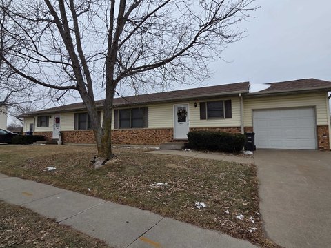 Dubuque Duplex with Rental History