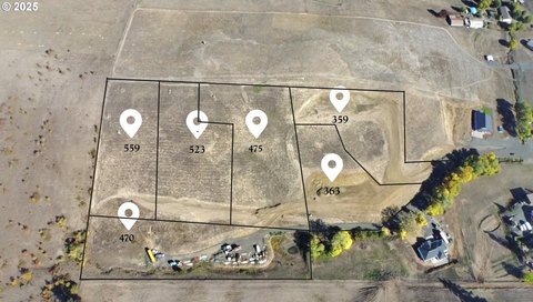 Roseburg Land with Mountain Views