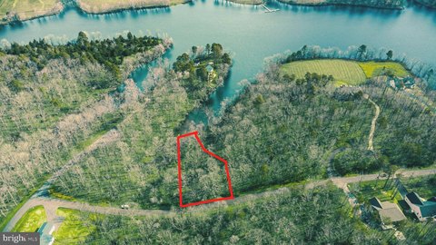 Waterfront Land at Lake Izac
