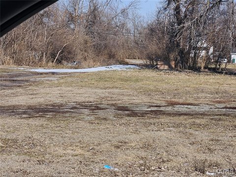 LAND - East St Louis, IL
