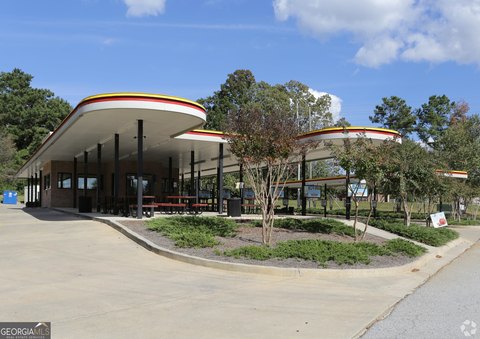 Former Drive-In Restaurant For Lease