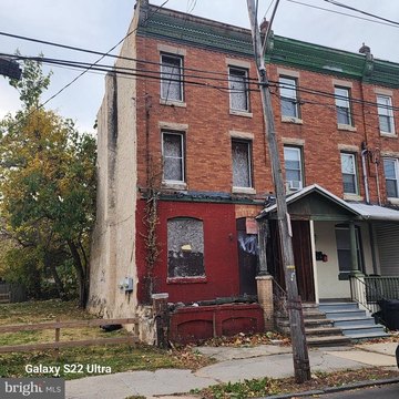 3-Story Masonry End-of-Row Property