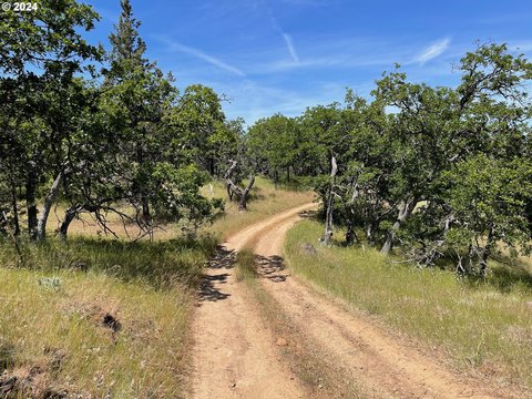 Land in Columbia Hills