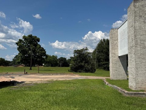 Commercial Land in Midland City
