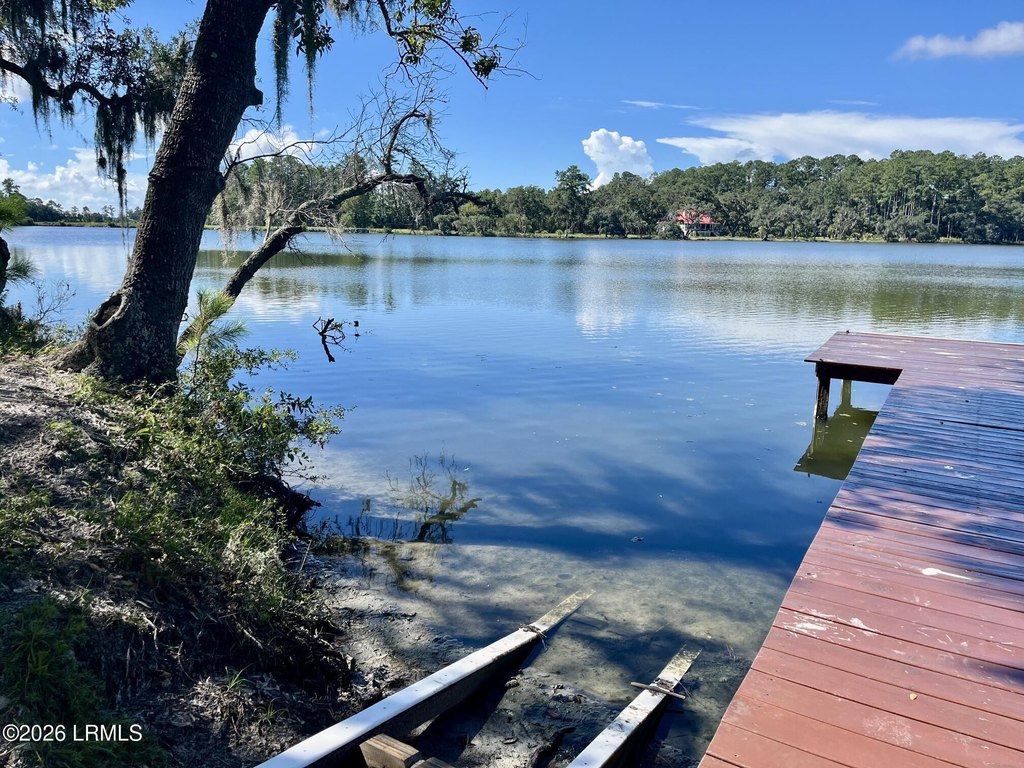 14 E Bajala Dr E, Beaufort, SC 29907