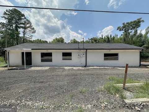 Multi-Use Commercial Building For Sale