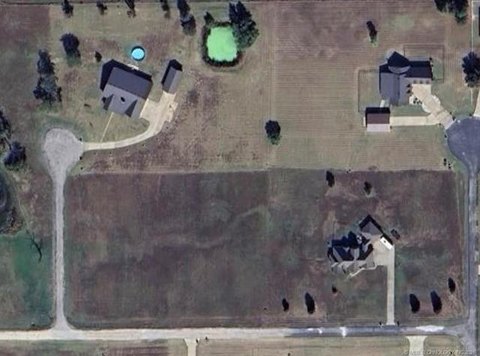 Residential Land in Morris, OK