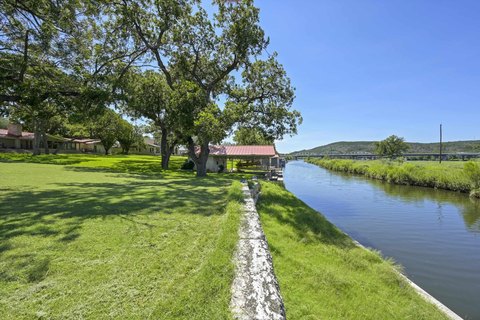 Waterfront Land on Lake Inks
