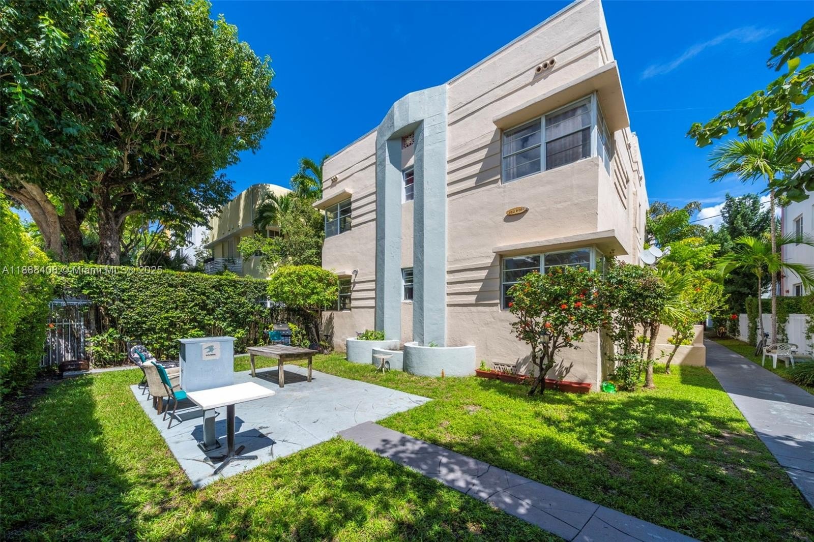 Art Deco Apartment Building Investment