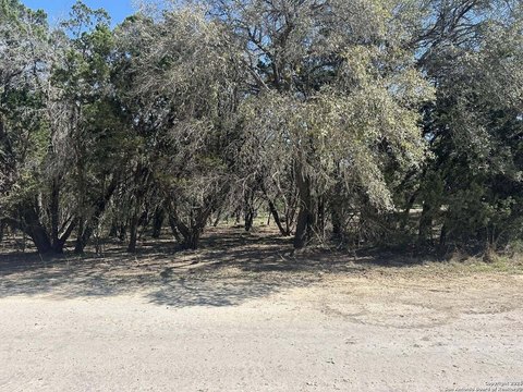 LAND - Bandera, TX