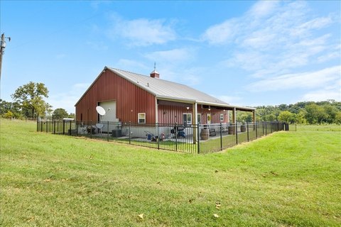 Agricultural Land with Barn and Barndominium