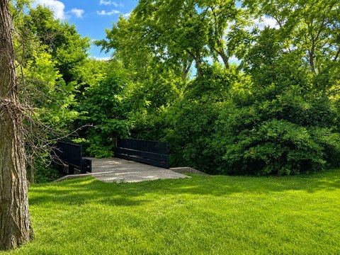 LAND - Burr Ridge, IL