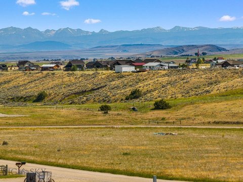 LAND - Three Forks, MT