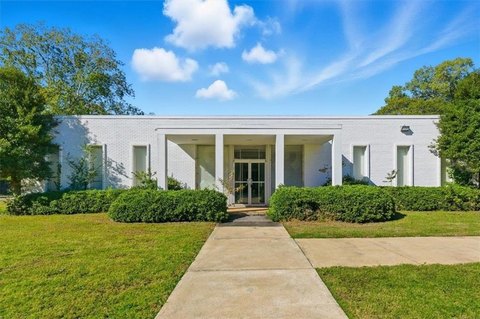 Freestanding Office Building in Rome, GA