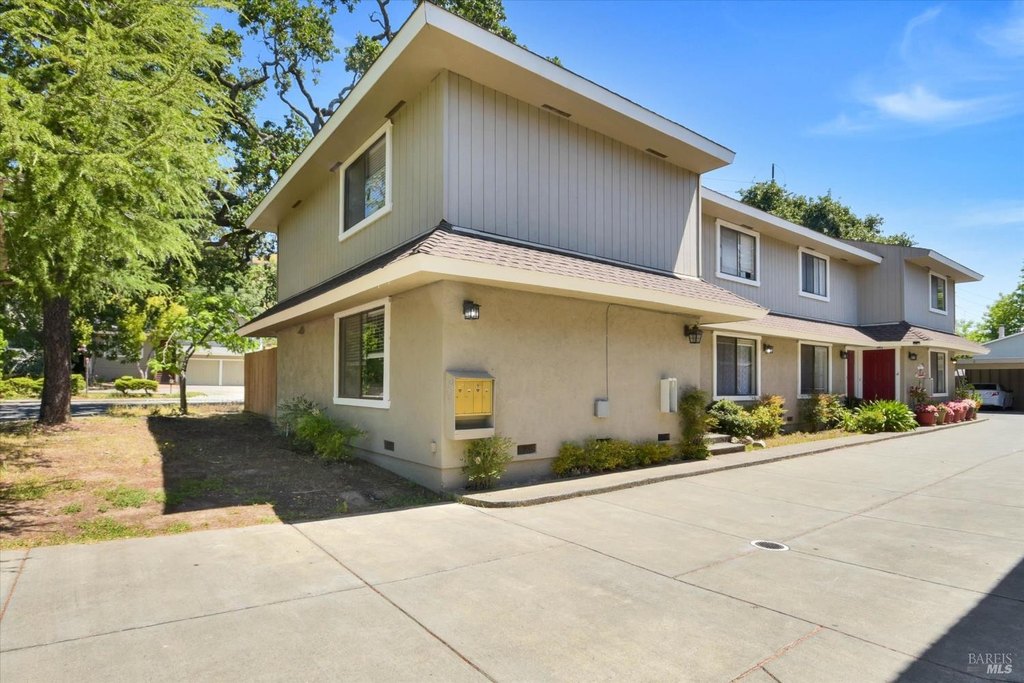 1052 7Th St, Novato, CA 94945